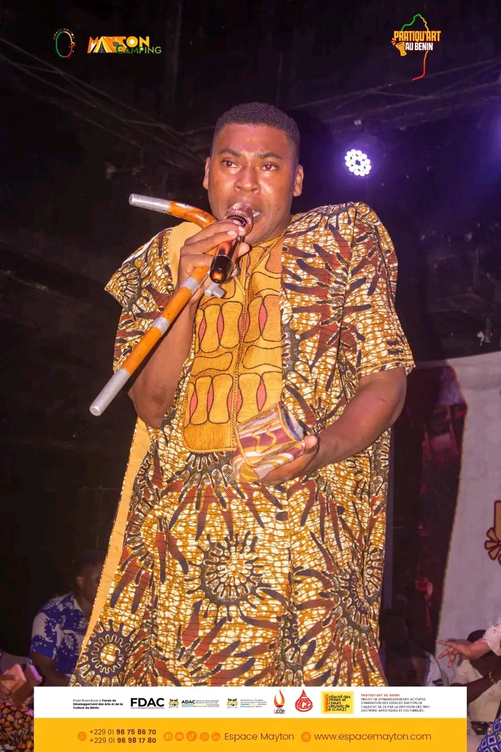GBÈZÉ JUNIOR dansant le Tôba Hanyé