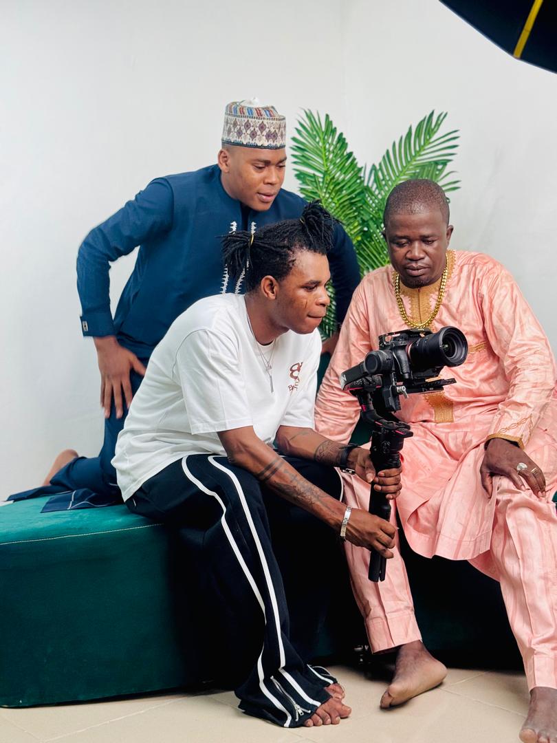 Image du prochain clip de GBÈZÉ JUNIOR HOUEGNON avec KALAMOULAÏ (2)